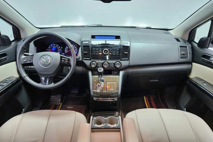 Used Mazda 8 2015 2.5L Ultimate Edition Interior 8
