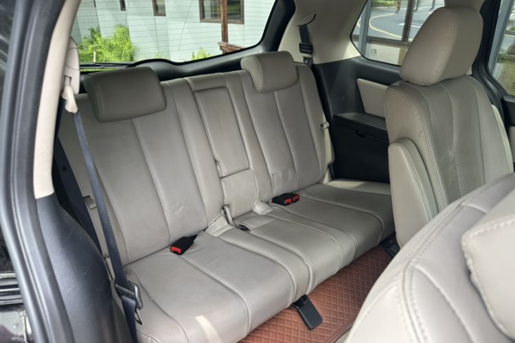 Used Mazda 8 2015 2.5L Ultimate Edition Interior 9