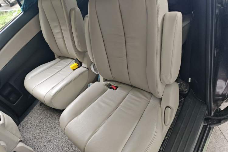 Used Mazda 8 2015 2.5L Ultimate Edition Left Rear Seat