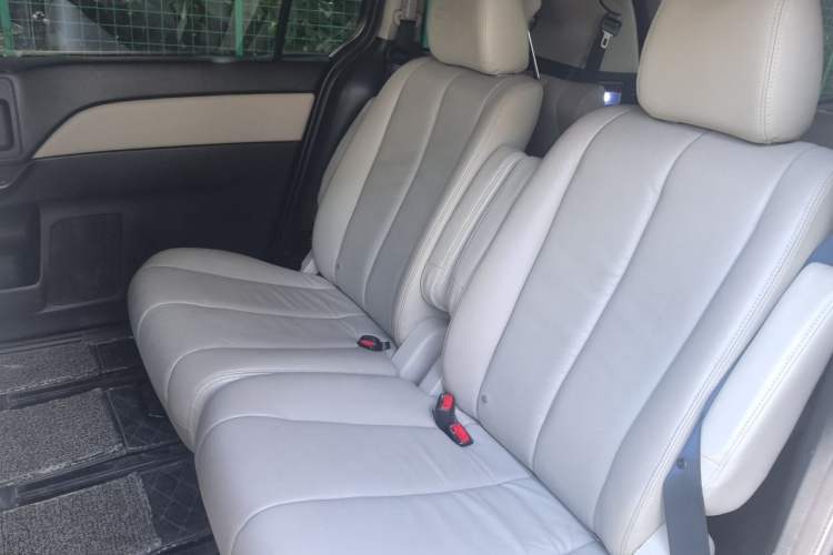 Used Mazda 8 2015 2.5L Flagship Edition Left Rear Seat