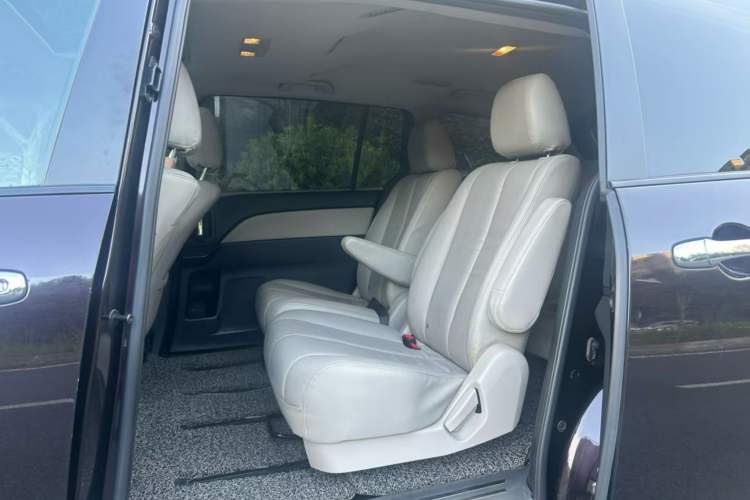 Used Mazda 8 2015 2.5L Ultimate Edition Left Rear Seat