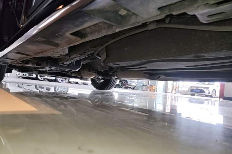 Used Mazda 8 2015 2.5L Ultimate Edition Left Side Sill