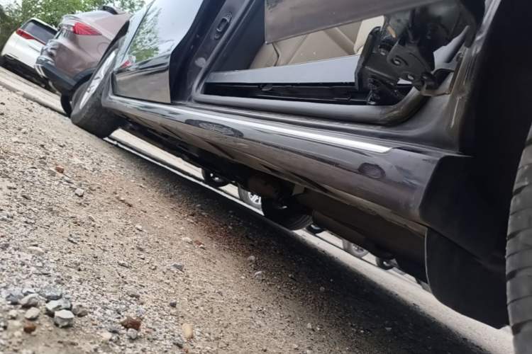 Used Mazda 8 2015 2.5L Ultimate Edition Left Side Sill
