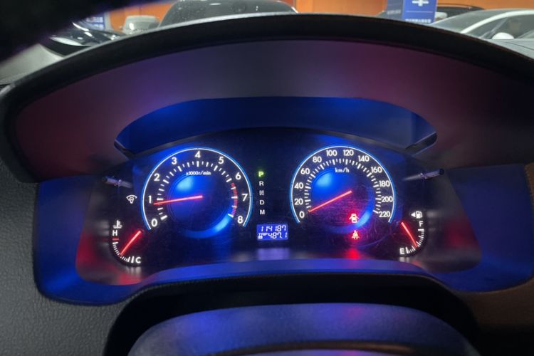 Used Mazda 8 2015 2.5L Ultimate Edition Odometer Close Up