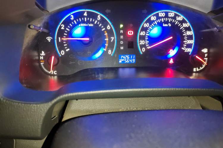 Used Mazda 8 2015 2.5L Flagship Edition Odometer Close Up