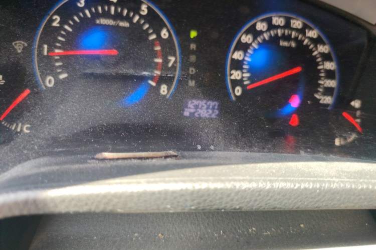 Used Mazda 8 2015 2.5L Ultimate Edition Odometer Close Up