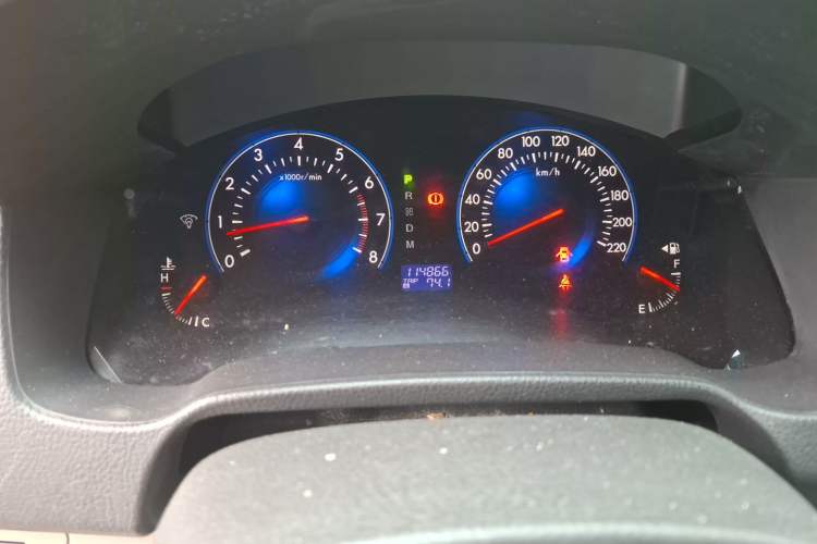 Used Mazda 8 2015 2.5L Flagship Edition Odometer Close Up