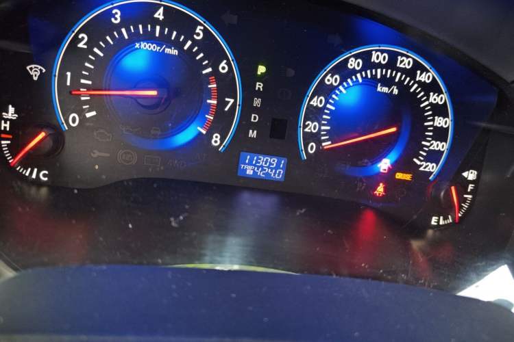 Used Mazda 8 2015 2.5L Ultimate Edition Odometer Close Up