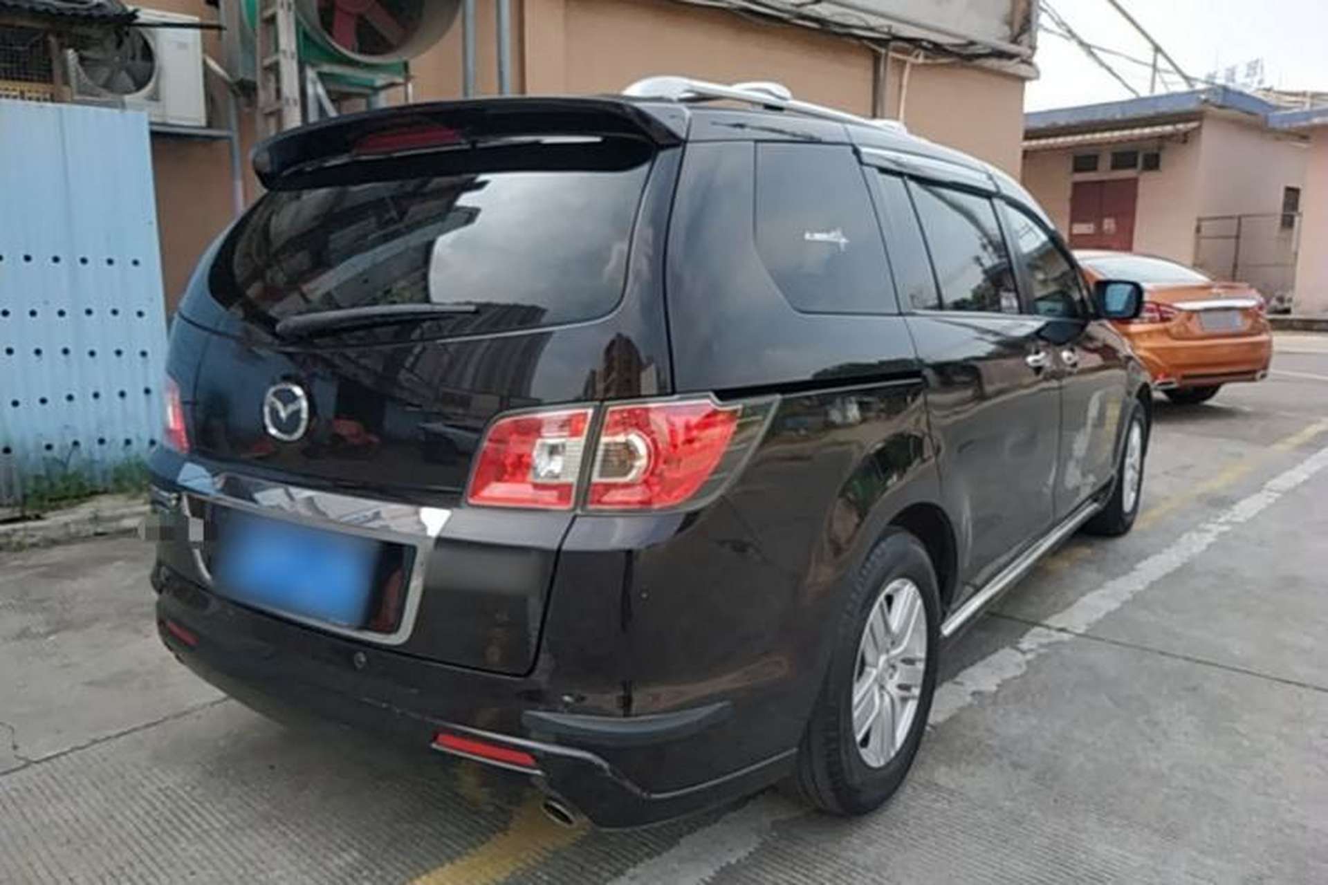 Used Mazda 8 2015 2.5L Ultimate Edition Rear Right 45 Deg