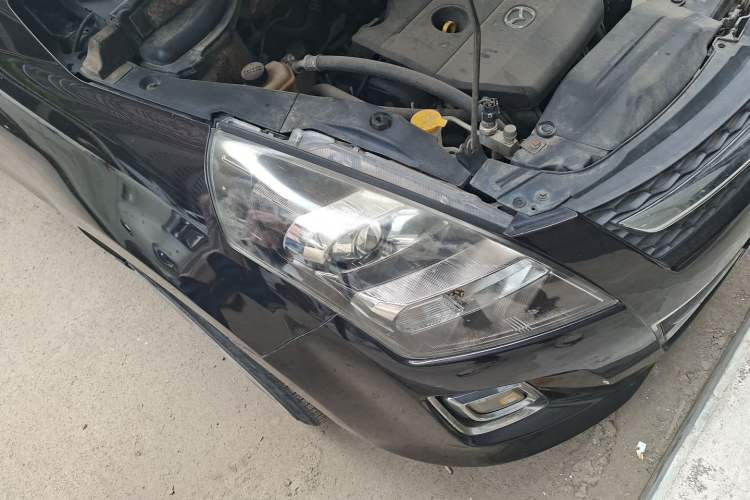 Used Mazda 8 2015 2.5L Flagship Edition Right Front Headlight