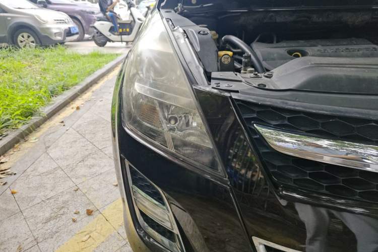 Used Mazda 8 2015 2.5L Ultimate Edition Right Front Headlight