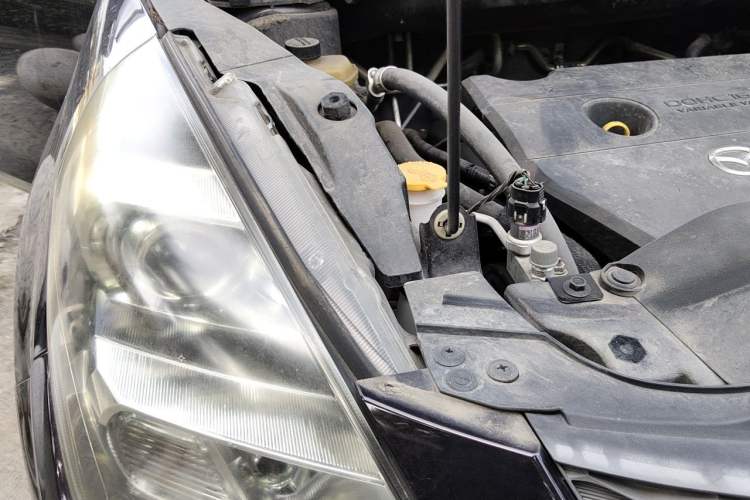 Used Mazda 8 2015 2.5L Ultimate Edition Right Front Headlight