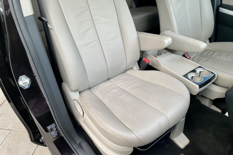 Used Mazda 8 2015 2.5L Elite Edition Right Front Seat
