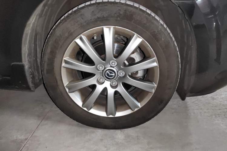 Used Mazda 8 2015 2.5L Flagship Edition Right Front Wheel Hub
