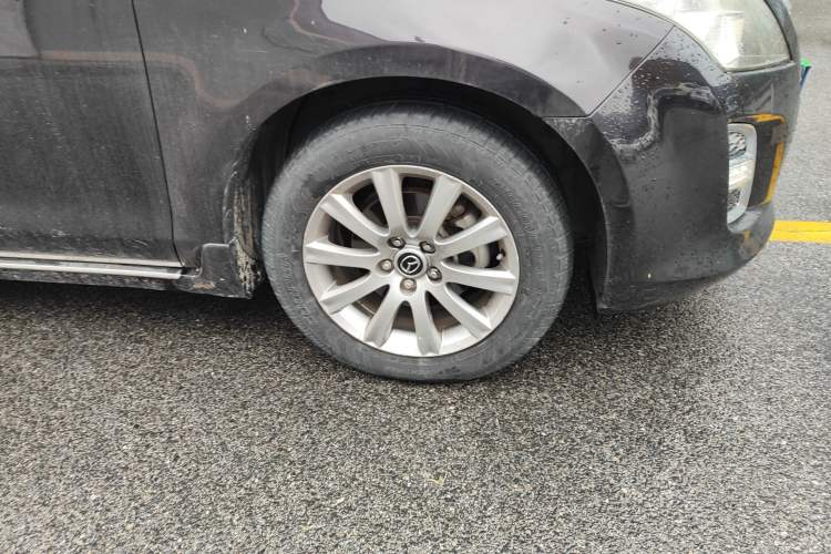 Used Mazda 8 2015 2.5L Flagship Edition Right Front Wheel Hub
