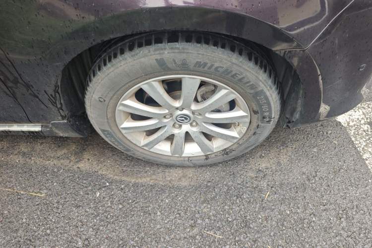 Used Mazda 8 2015 2.5L Flagship Edition Right Front Wheel Hub