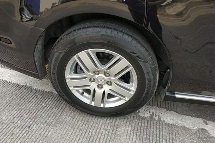 Used Mazda 8 2015 2.5L Ultimate Edition Right Rear Wheel Hub