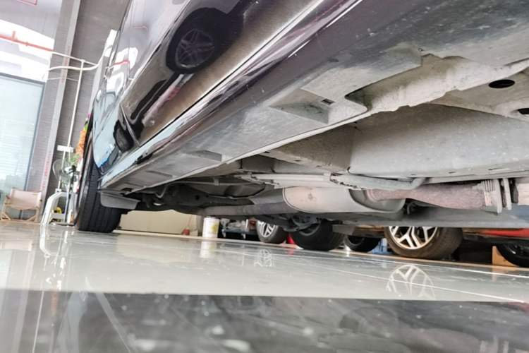 Used Mazda 8 2015 2.5L Ultimate Edition Right Side Sill