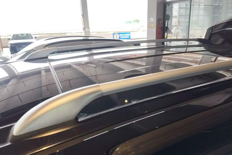 Used Mazda 8 2015 2.5L Ultimate Edition Roof