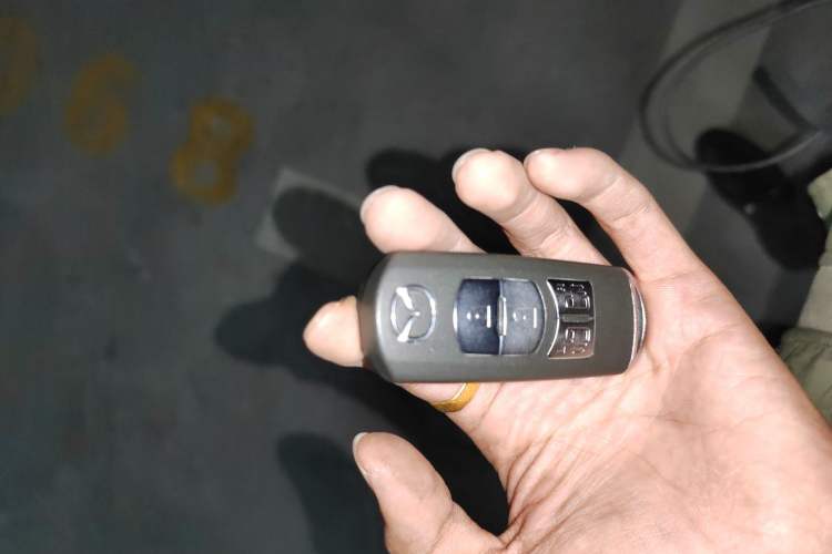 Used Mazda 8 2015 2.5L Flagship Edition Vehicle Key