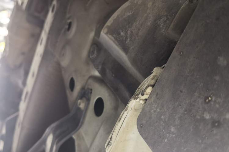 Used Mazda 8 2015 2.5L Elite Edition Chassis Front Left