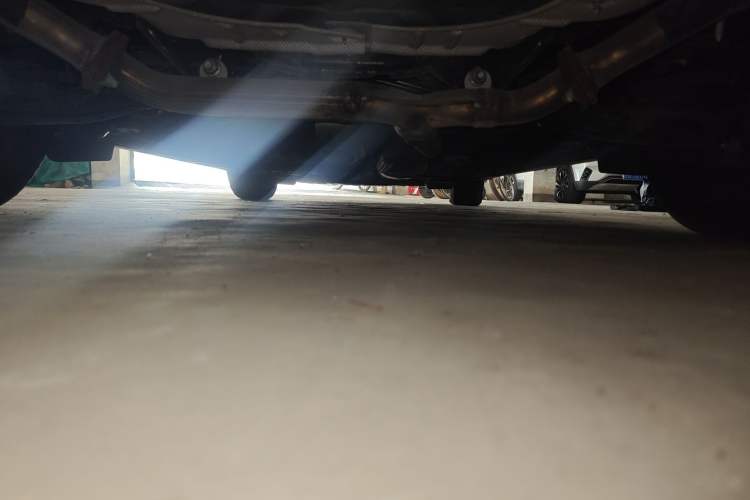 Used Mazda 8 2015 2.5L Flagship Edition Chassis Rear