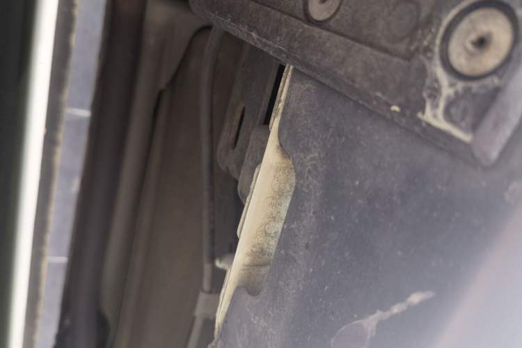 Used Mazda 8 2015 2.5L Elite Edition Chassis Rear Right