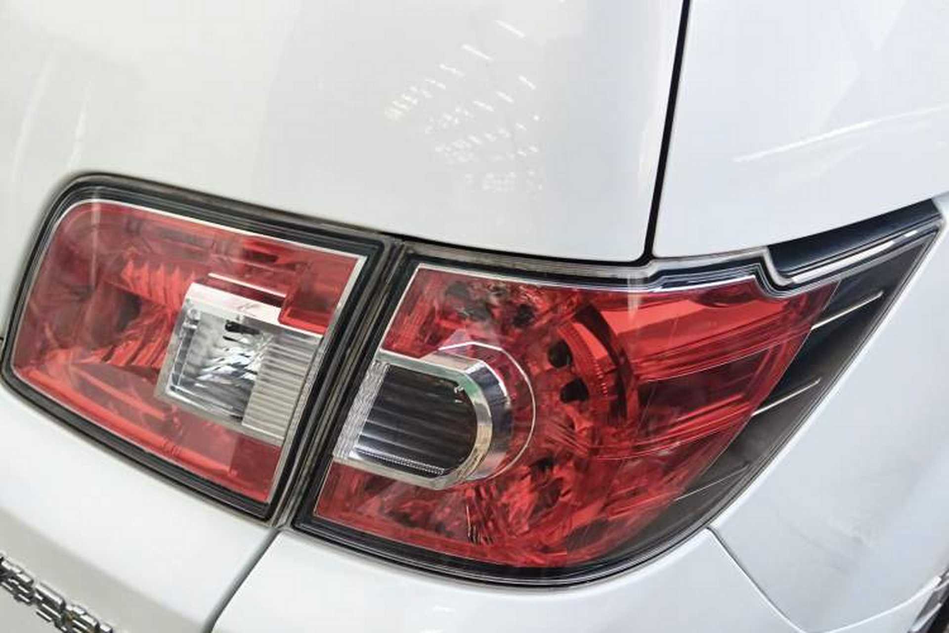 Used Mazda 8 2015 2.5L Ultimate Edition Exterior 2