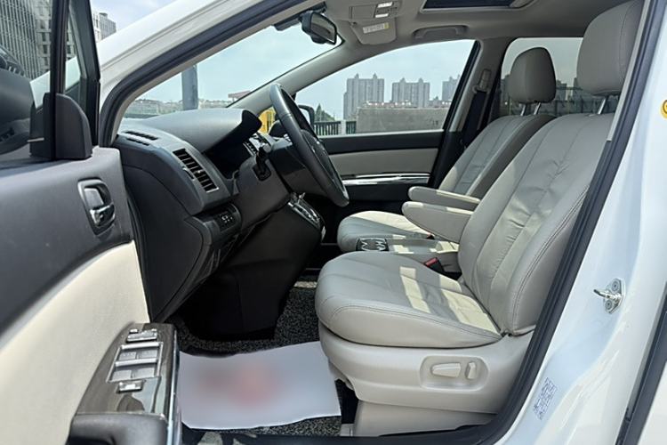Used Mazda 8 2015 2.5L Ultimate Edition Interior 2