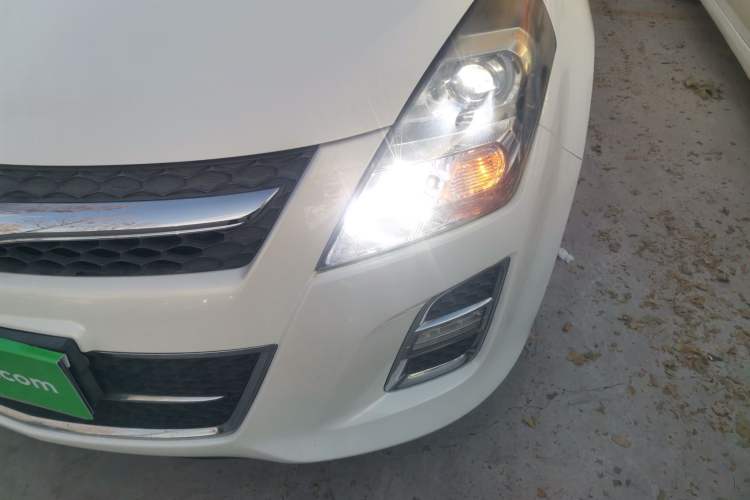Used Mazda 8 2015 2.5L Ultimate Edition Left Front Headlight