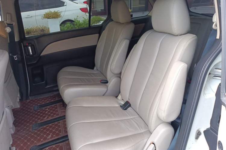 Used Mazda 8 2015 2.5L Flagship Edition Left Rear Seat