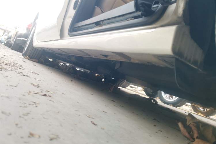 Used Mazda 8 2015 2.5L Ultimate Edition Left Side Sill