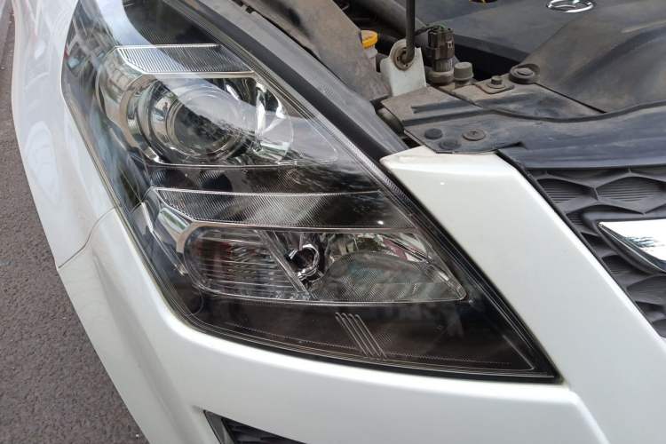 Used Mazda 8 2015 2.5L Flagship Edition Right Front Headlight