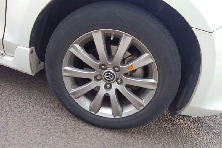 Used Mazda 8 2015 2.5L Flagship Edition Right Front Wheel Hub