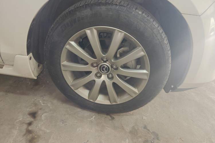 Used Mazda 8 2015 2.5L Flagship Edition Right Front Wheel Hub