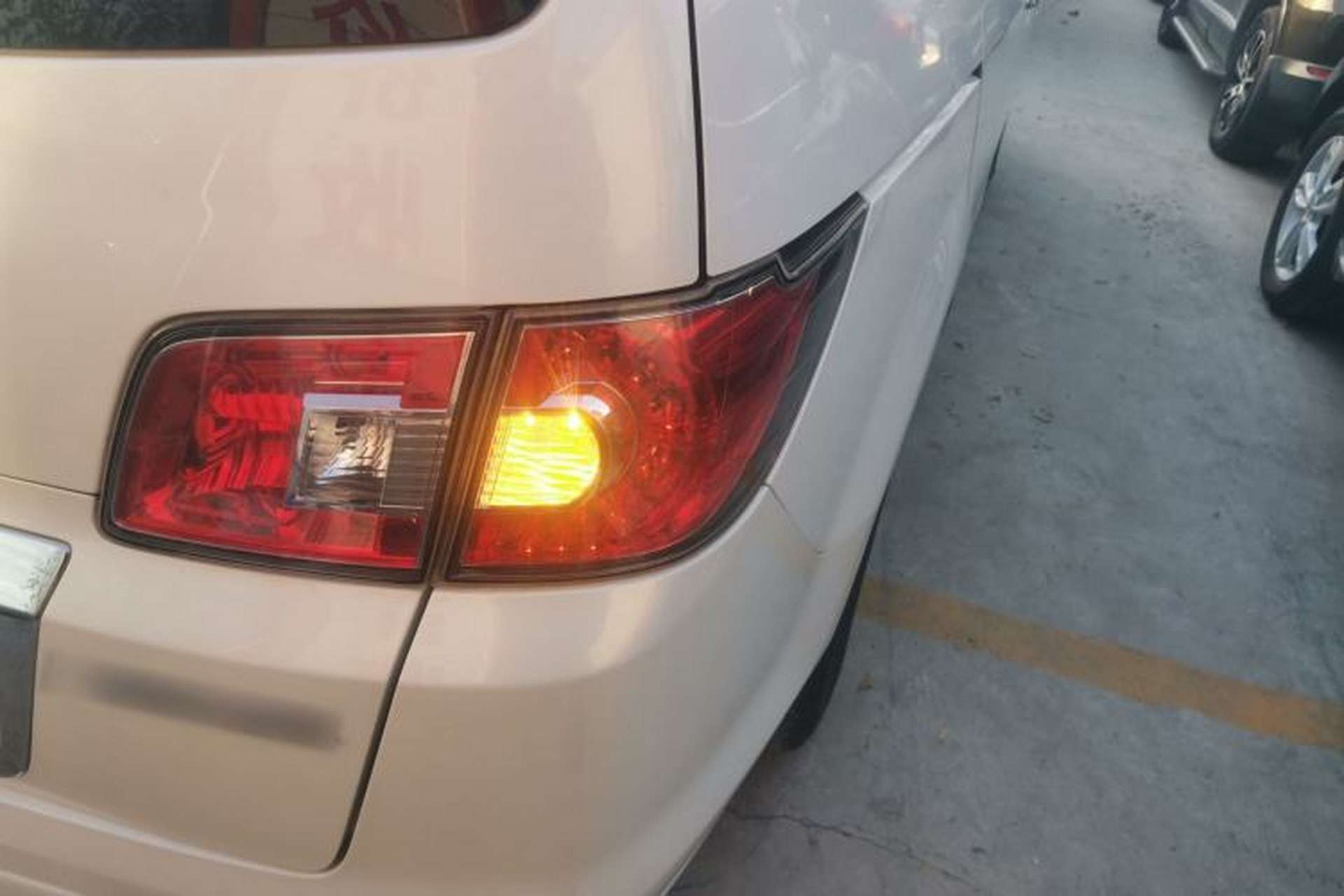 Used Mazda 8 2015 2.5L Ultimate Edition Right Rear Taillight
