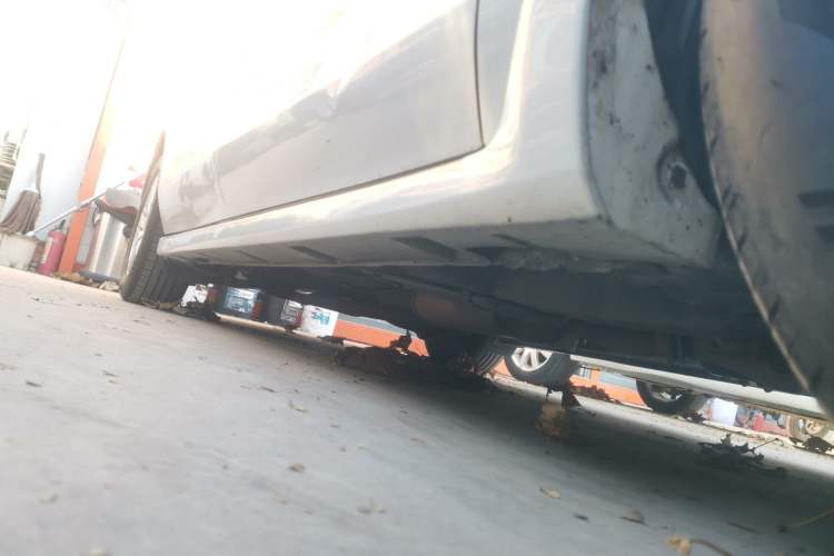 Used Mazda 8 2015 2.5L Ultimate Edition Right Side Sill