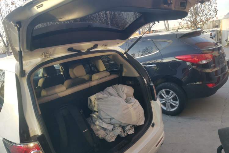 Used Mazda 8 2015 2.5L Ultimate Edition Trunk