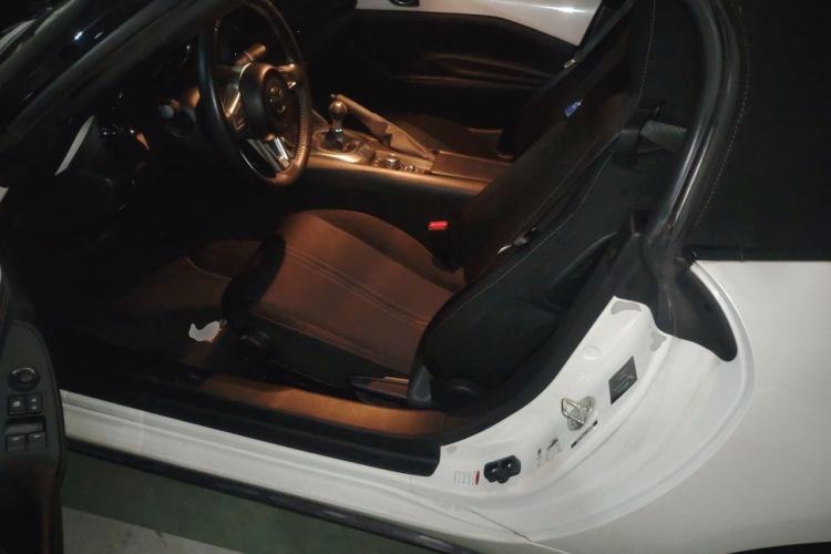 Used Mazda MX-5  Interior 4