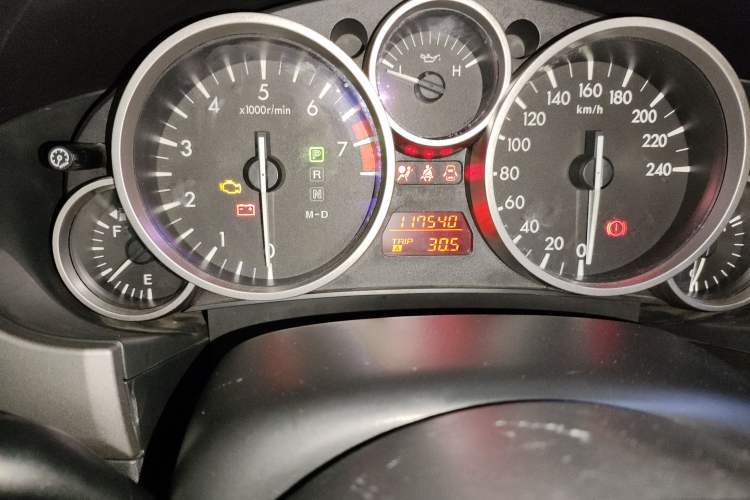 Used Mazda MX-5 2009 2.0 Odometer Close Up