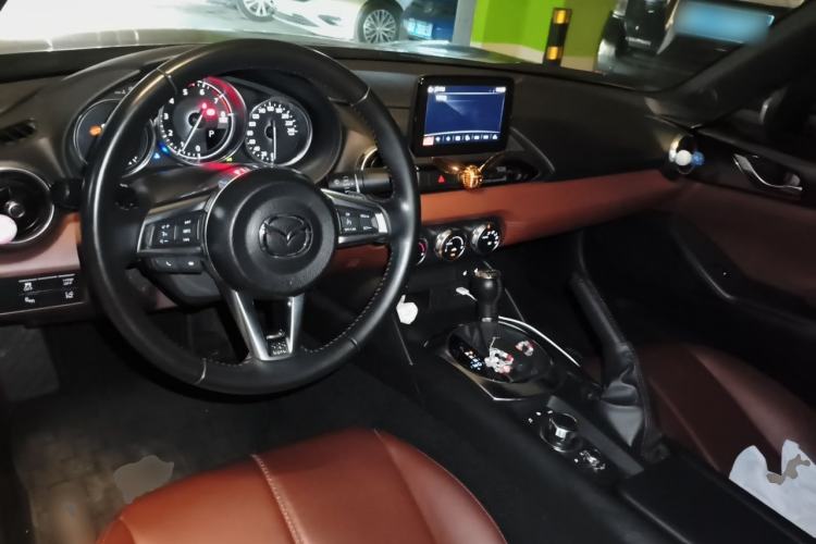 Used Mazda MX-5 2018 2.0L RF Platinum Steel Gray Center Console