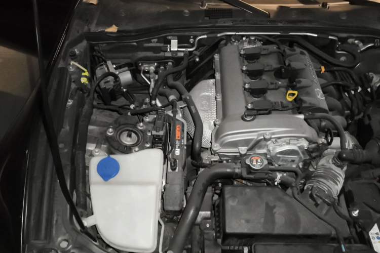 Used Mazda MX-5 2018 2.0L RF Platinum Steel Gray Engine Bay Right