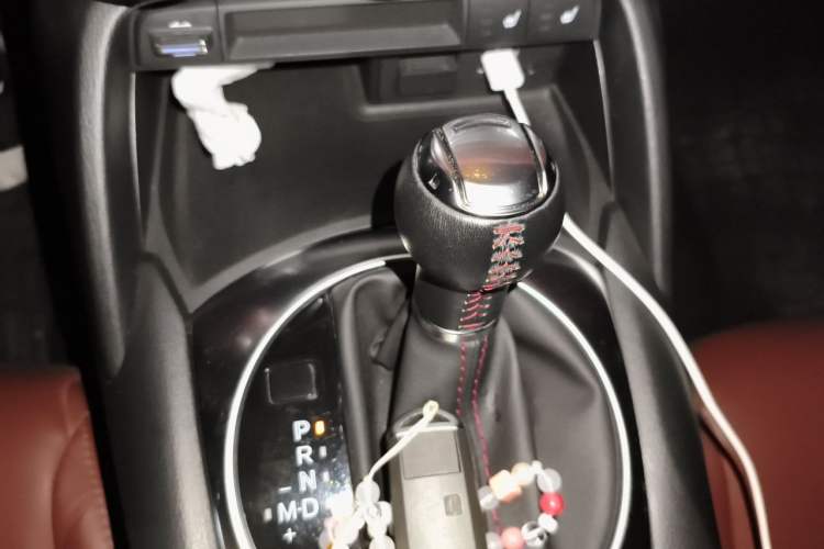 Used Mazda MX-5 2018 2.0L RF Platinum Steel Gray Gear Lever