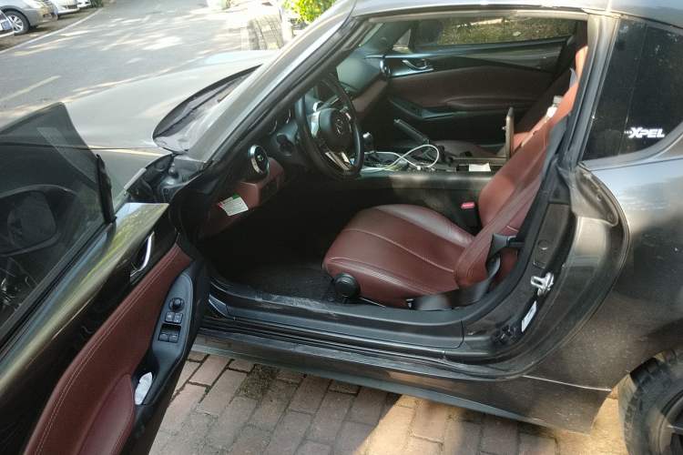 Used Mazda MX-5 2018 2.0L RF Platinum Steel Gray Driver Seat