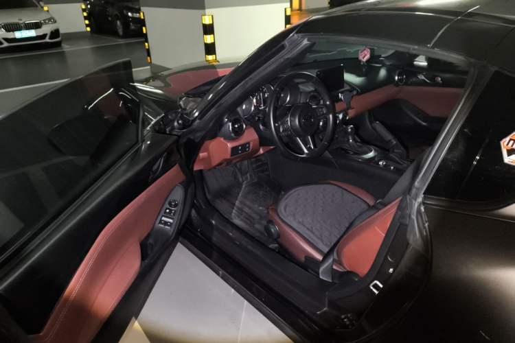 Used Mazda MX-5 2018 2.0L RF Platinum Steel Gray Driver Seat