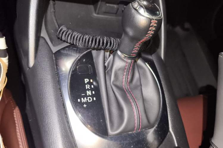 Used Mazda MX-5 2018 2.0L RF Platinum Steel Gray Gear Lever