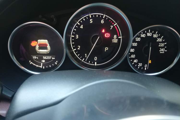 Used Mazda MX-5 2018 2.0L RF Platinum Steel Gray Odometer Close Up