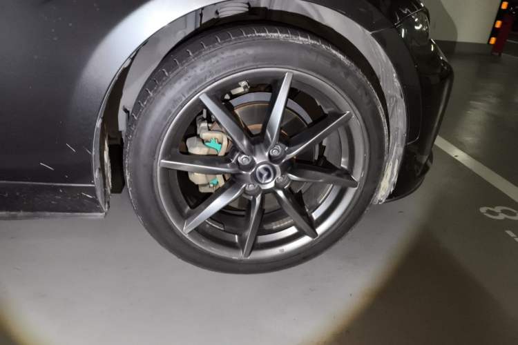 Used Mazda MX-5 2018 2.0L RF Platinum Steel Gray Right Front Wheel Hub