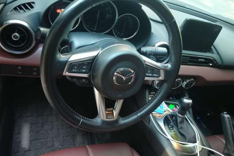 Used Mazda MX-5 2018 2.0L RF Platinum Steel Gray Steering Wheel