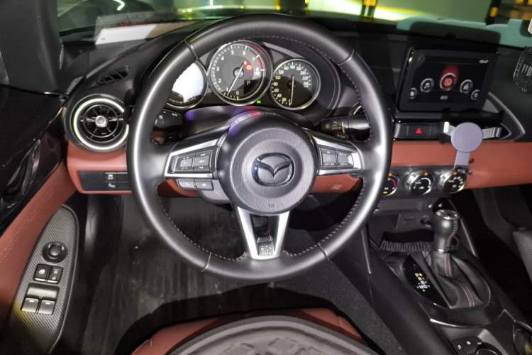Used Mazda MX-5 2018 2.0L RF Platinum Steel Gray Steering Wheel